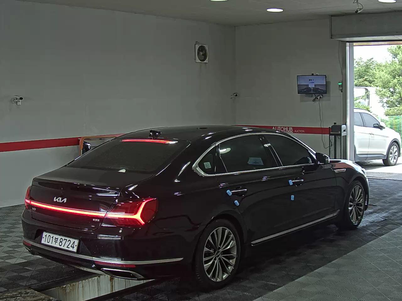 2023 - kia k9