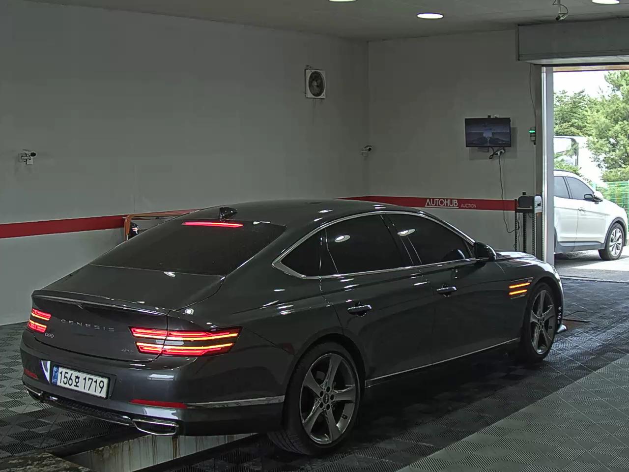 2021 - genesis g80