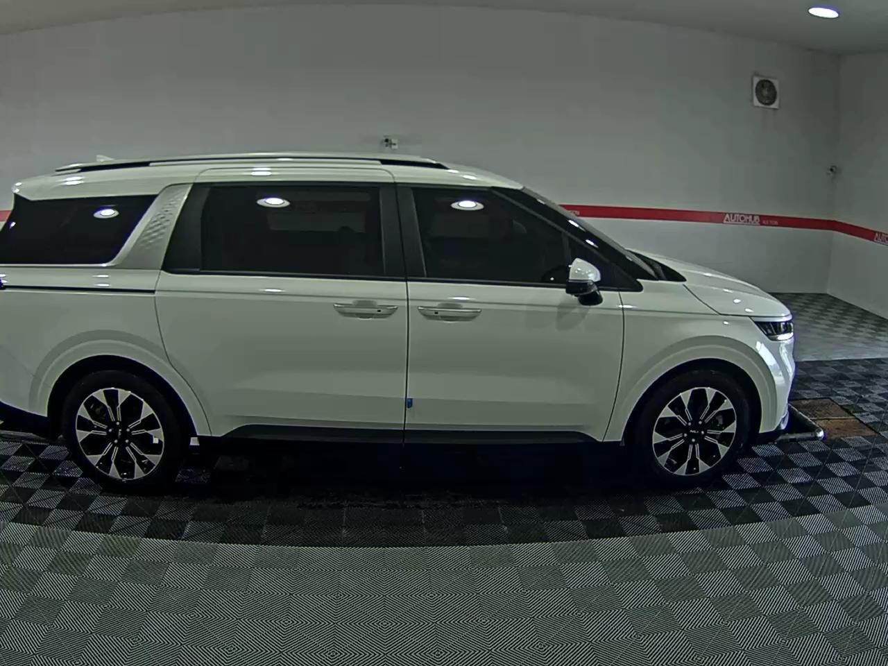 2023 - kia carnival