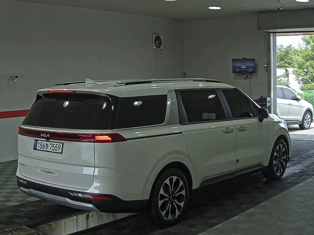 2023 - kia carnival