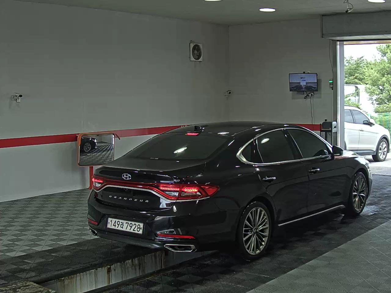 2018 - hyundai grandeur