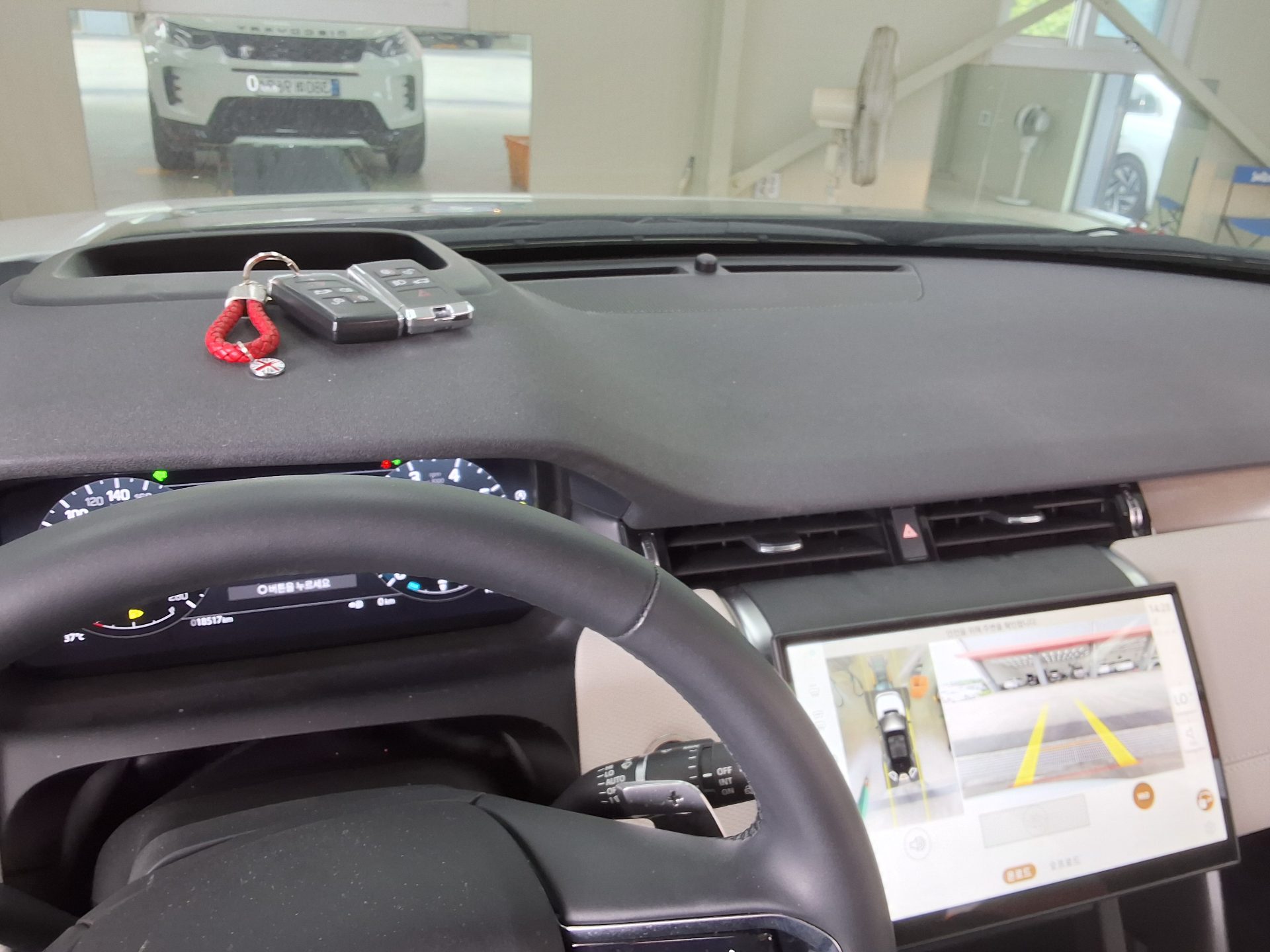 2025 - land rover discovery