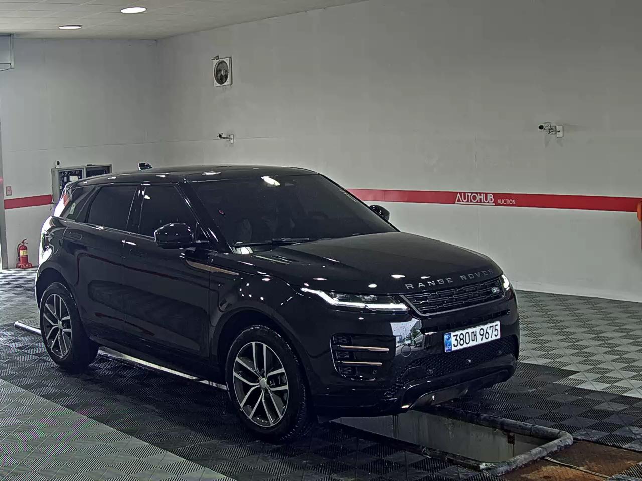 2025 - land rover range rover