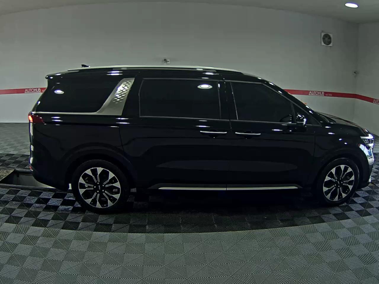 2023 - kia carnival
