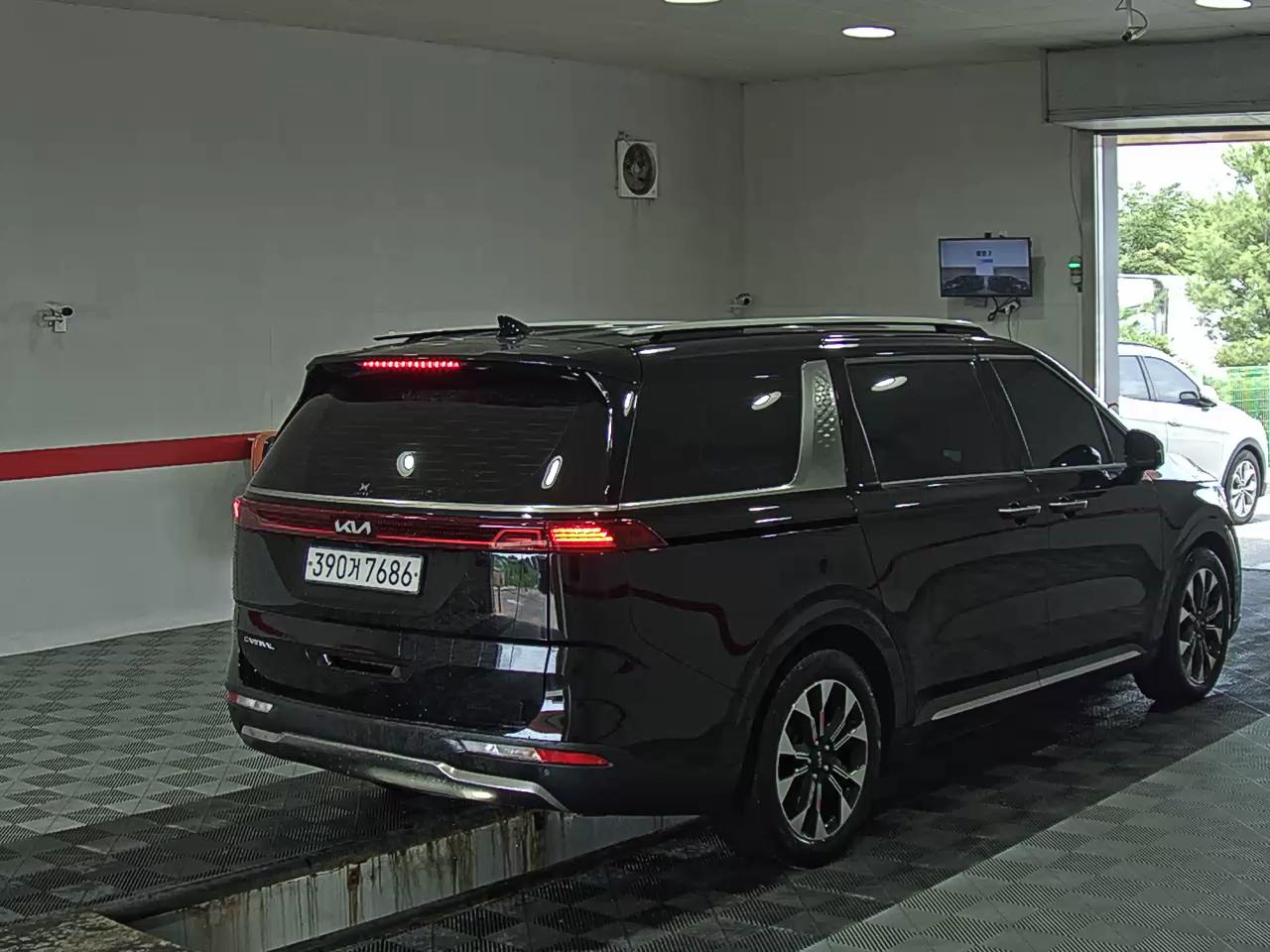 2023 - kia carnival