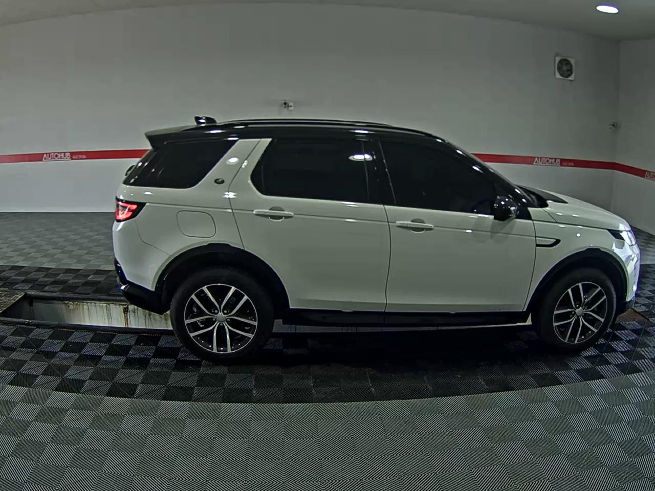 2025 - land rover discovery