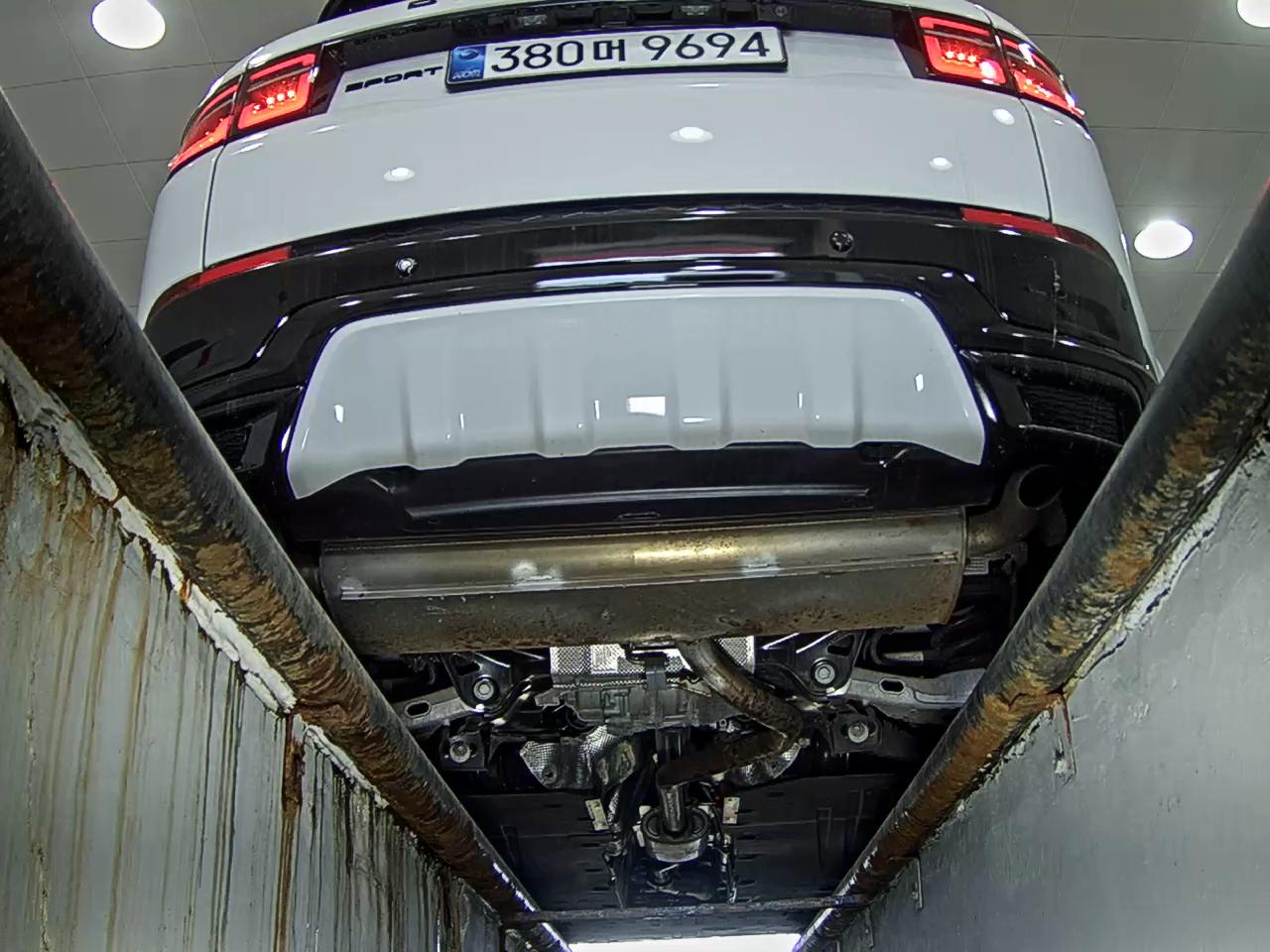 2025 - land rover discovery
