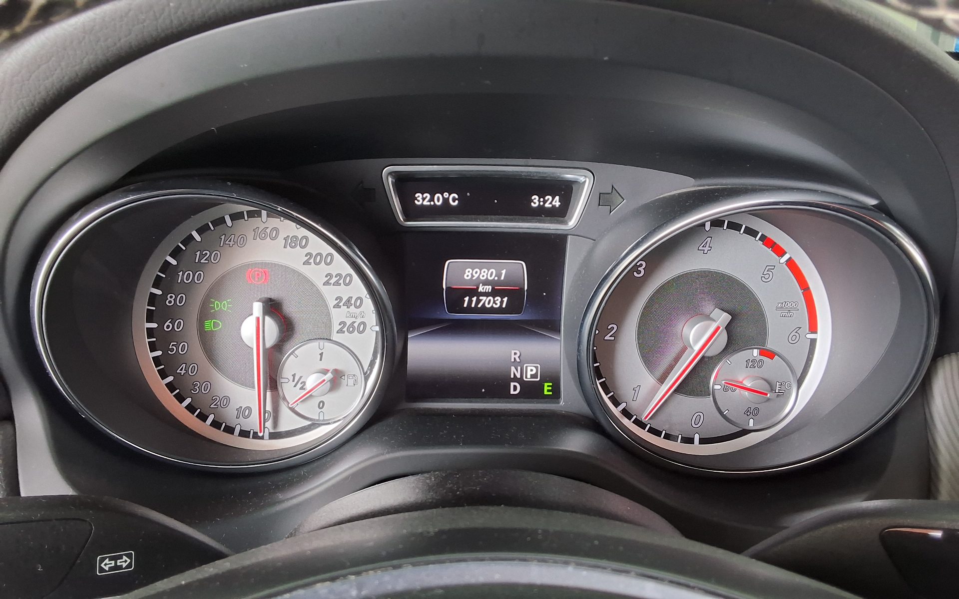 2015 - mercedes-benz cla200