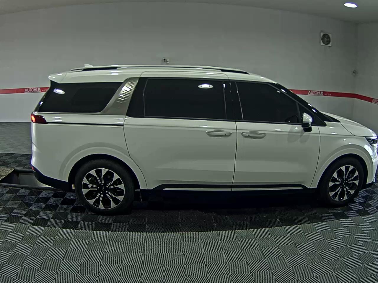 2023 - kia carnival