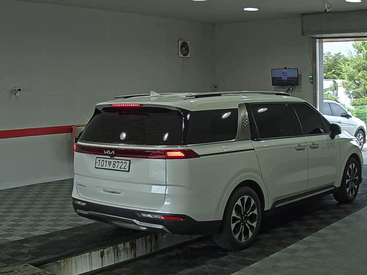 2023 - kia carnival