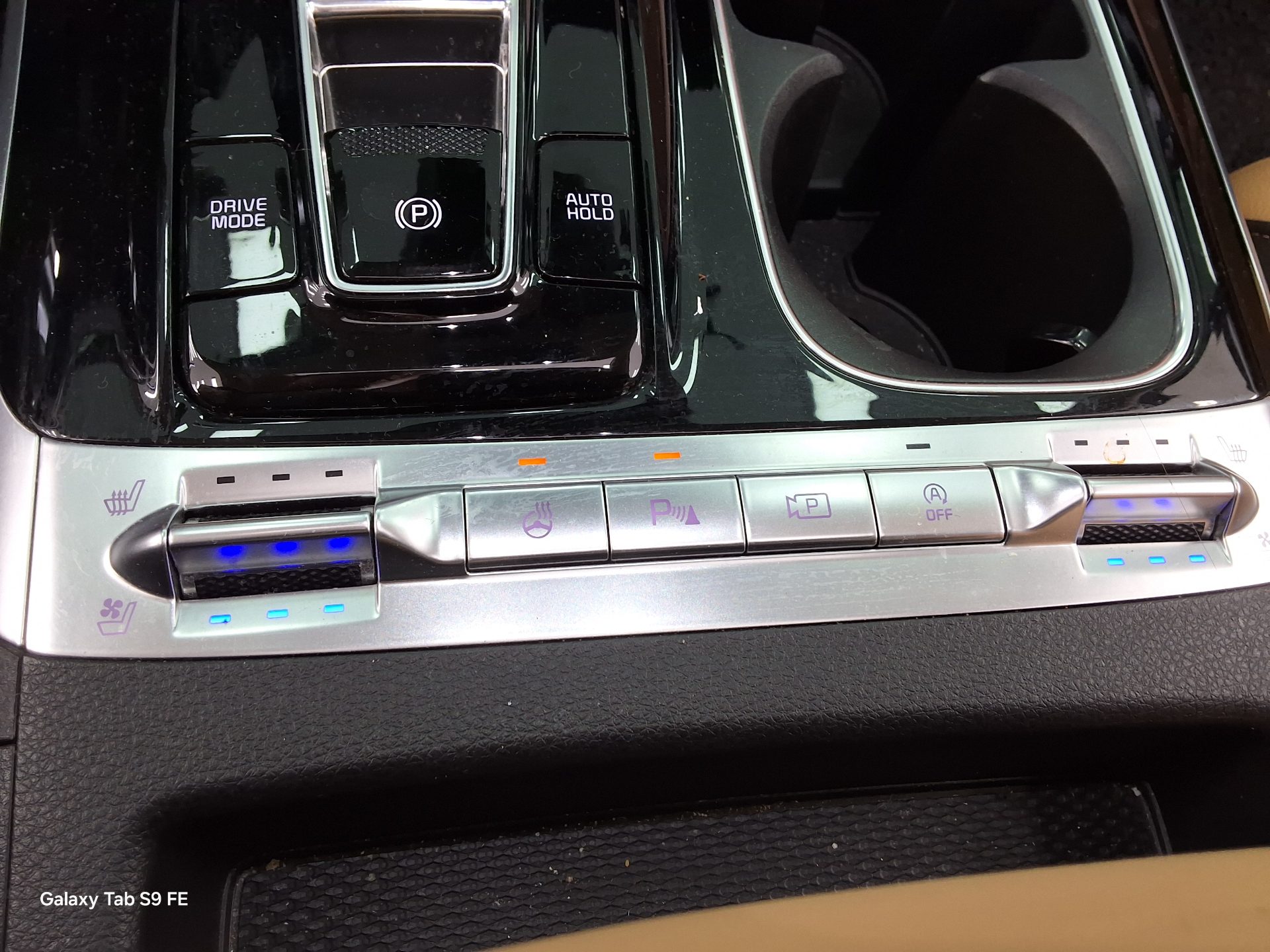 2023 - kia carnival