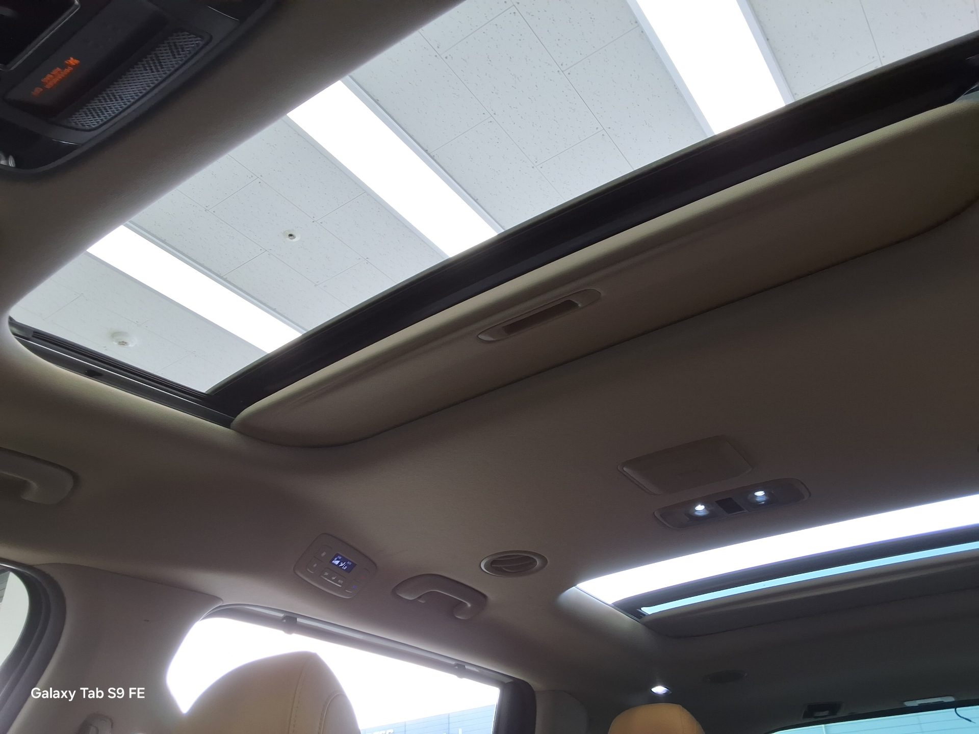 2023 - kia carnival