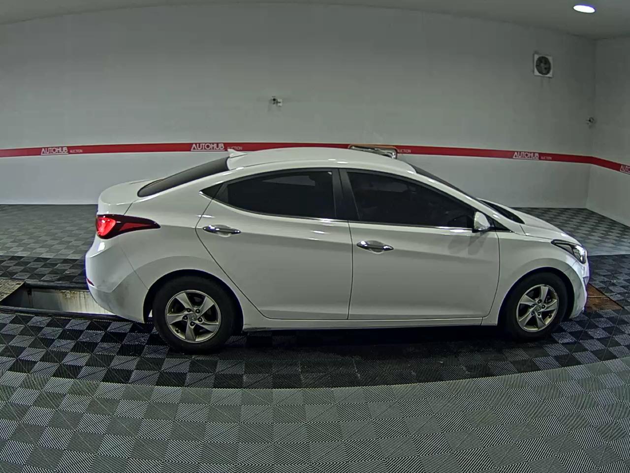 2016 - hyundai avante