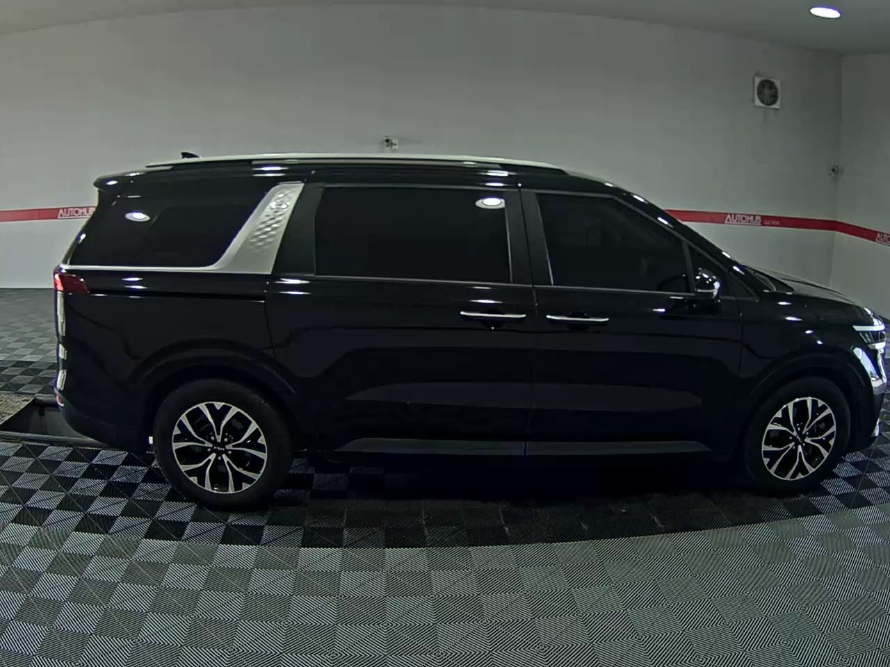2023 - kia carnival