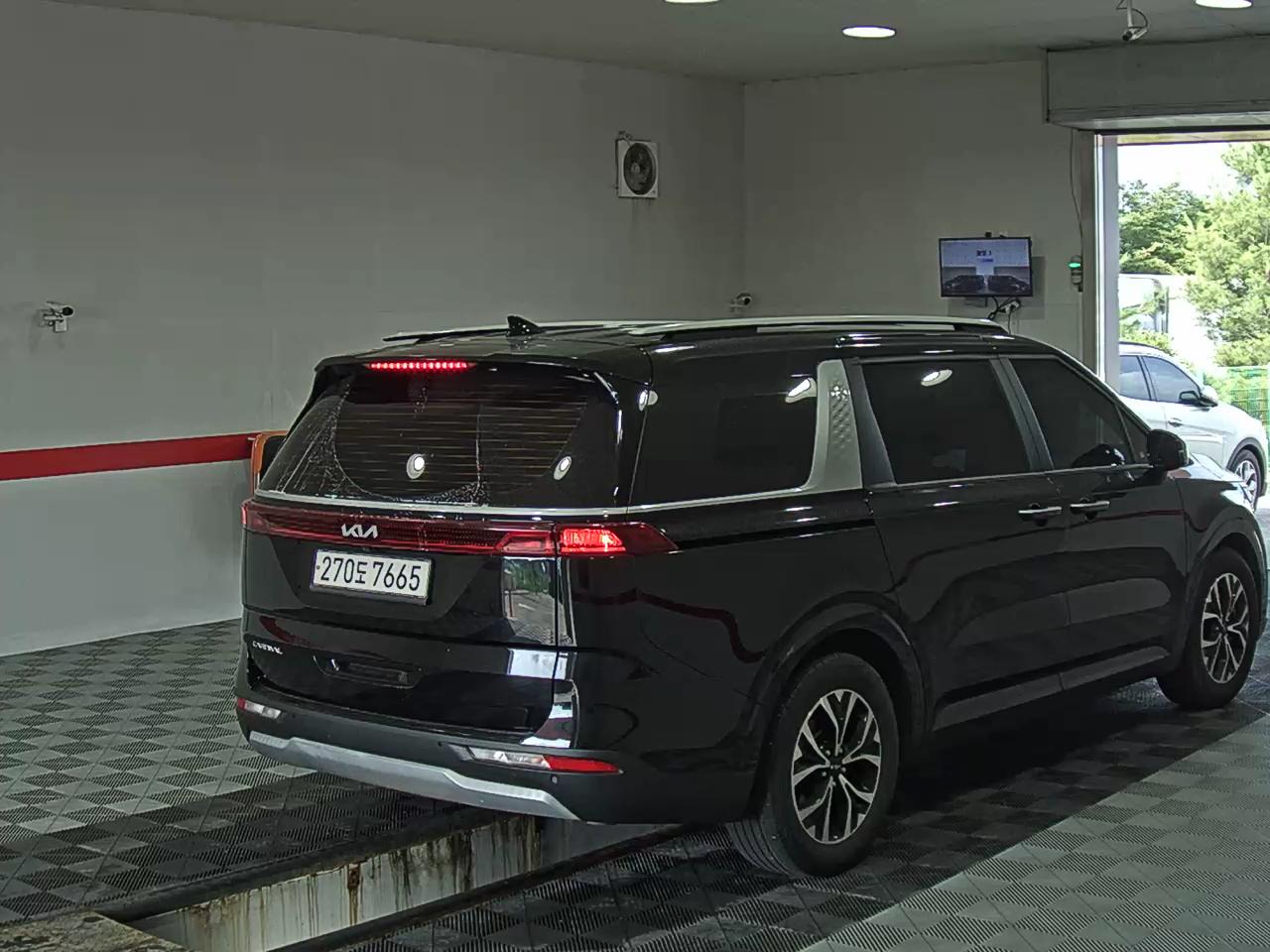 2023 - kia carnival