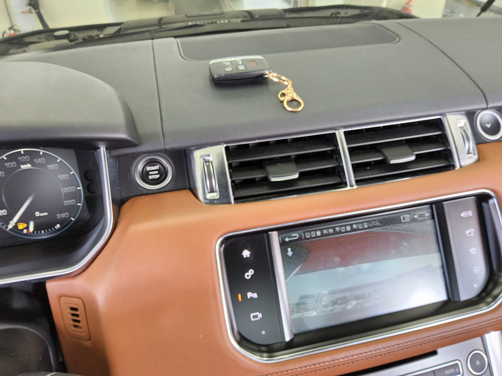 2016 - land rover range rover