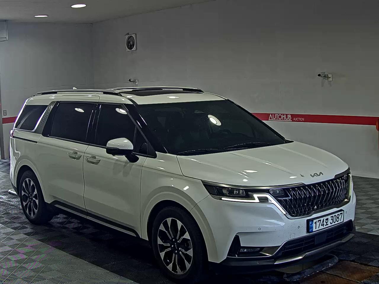 2023 - kia carnival