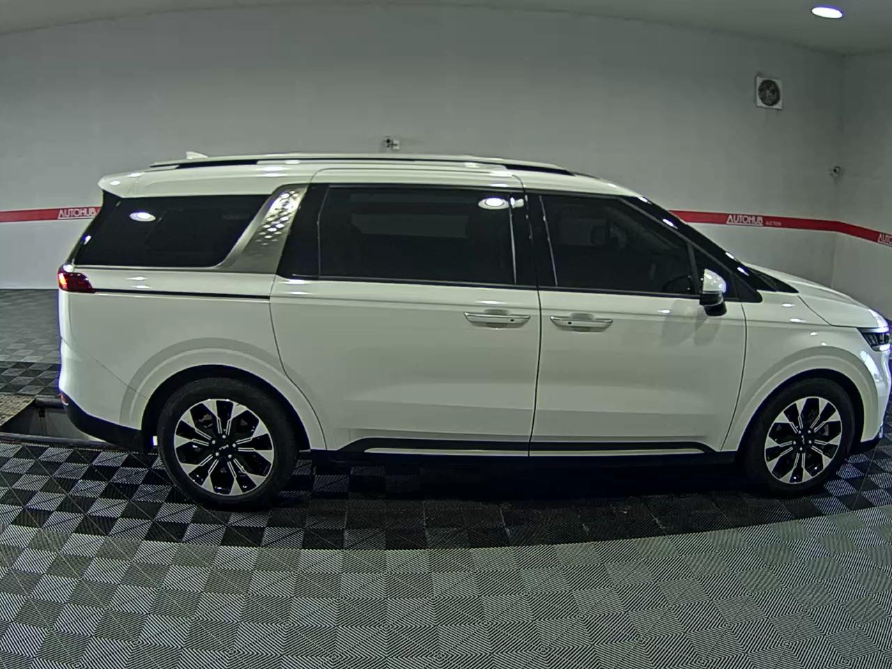 2023 - kia carnival