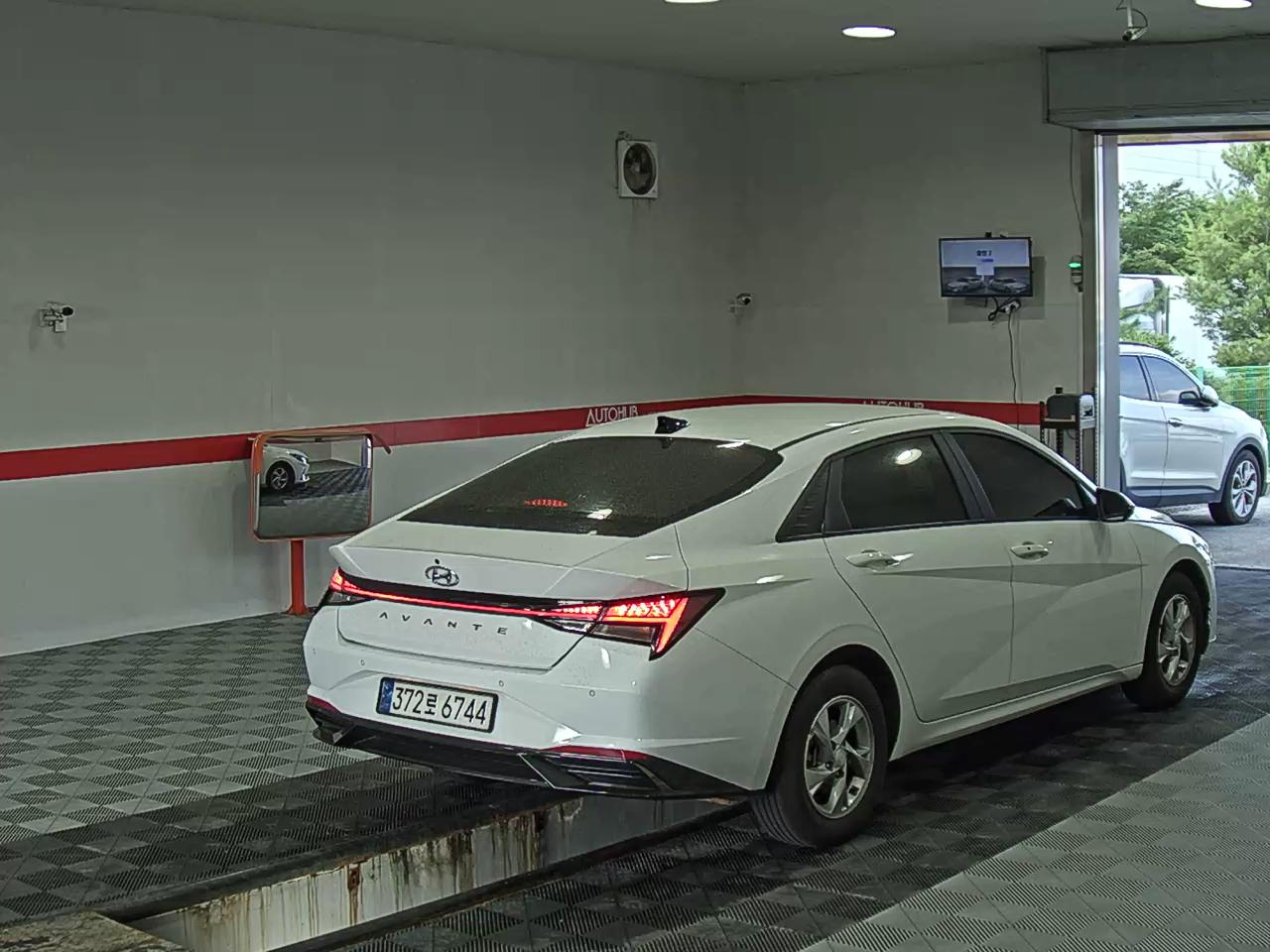 2021 - hyundai avante