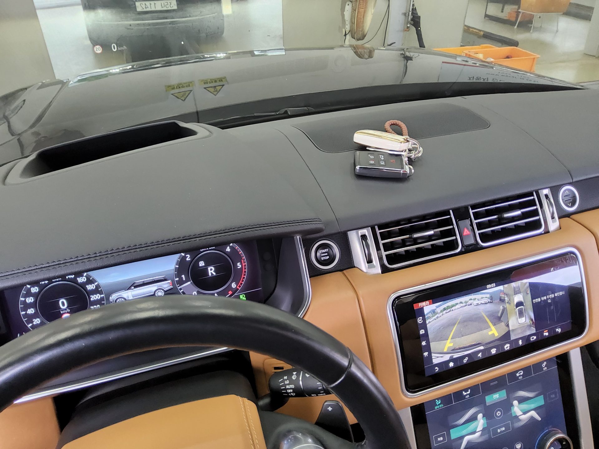 2018 - land rover range rover