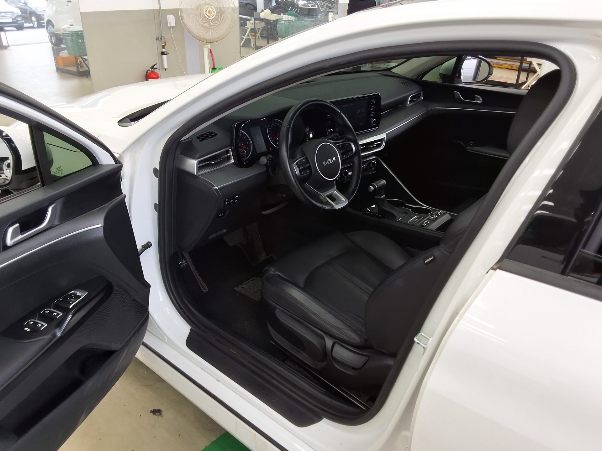 2022 - kia k5