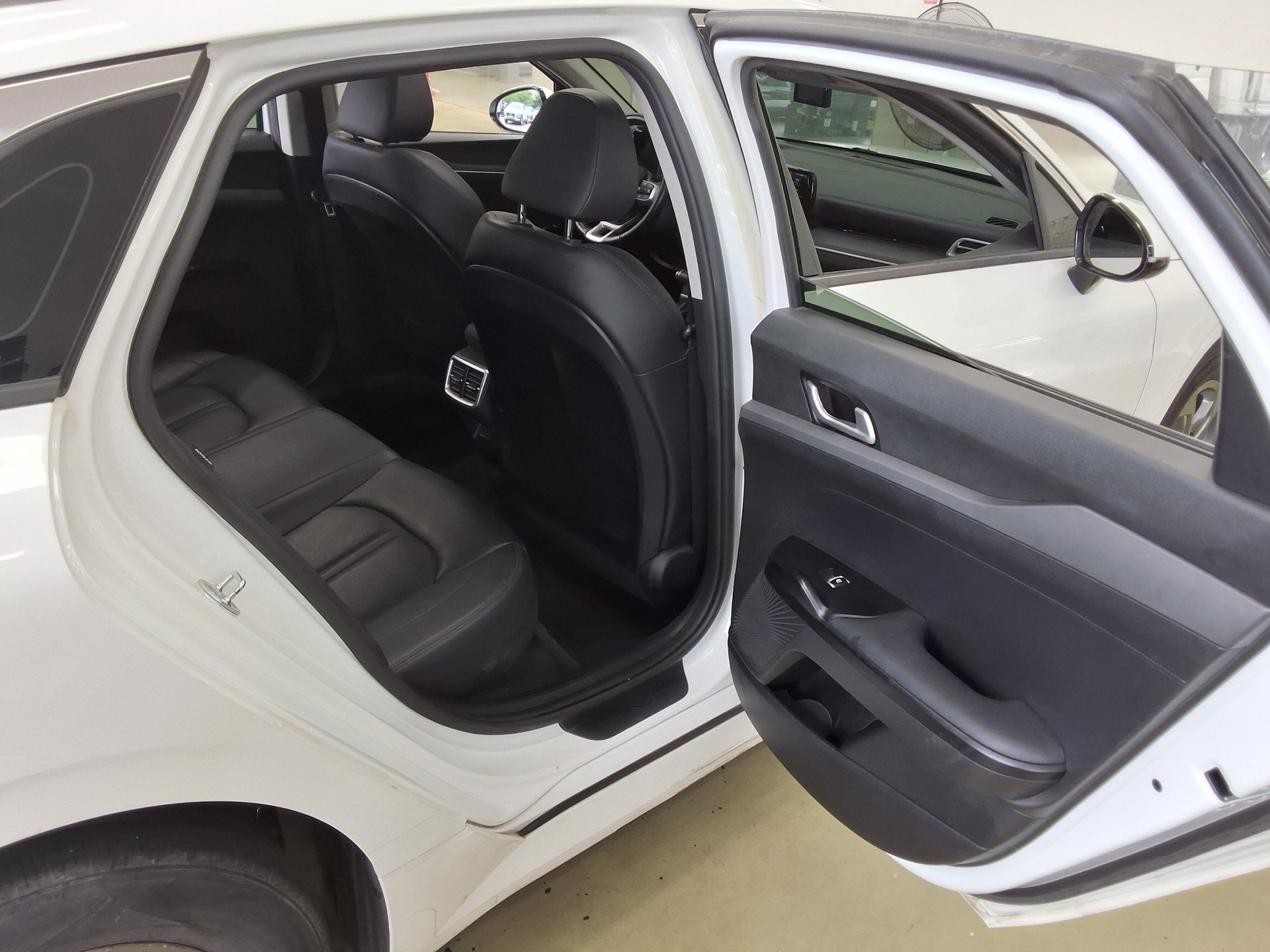 2022 - kia k5