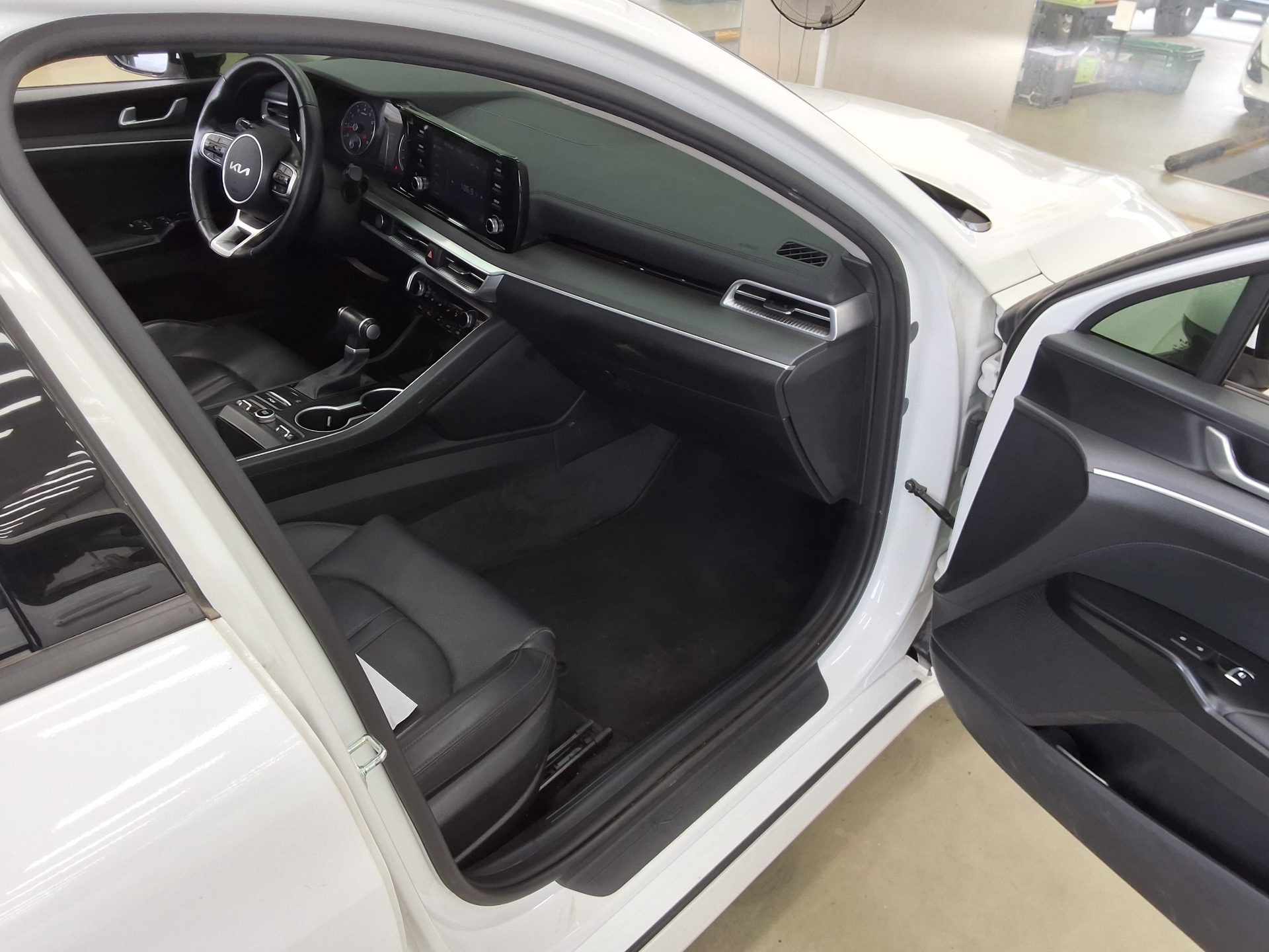 2022 - kia k5
