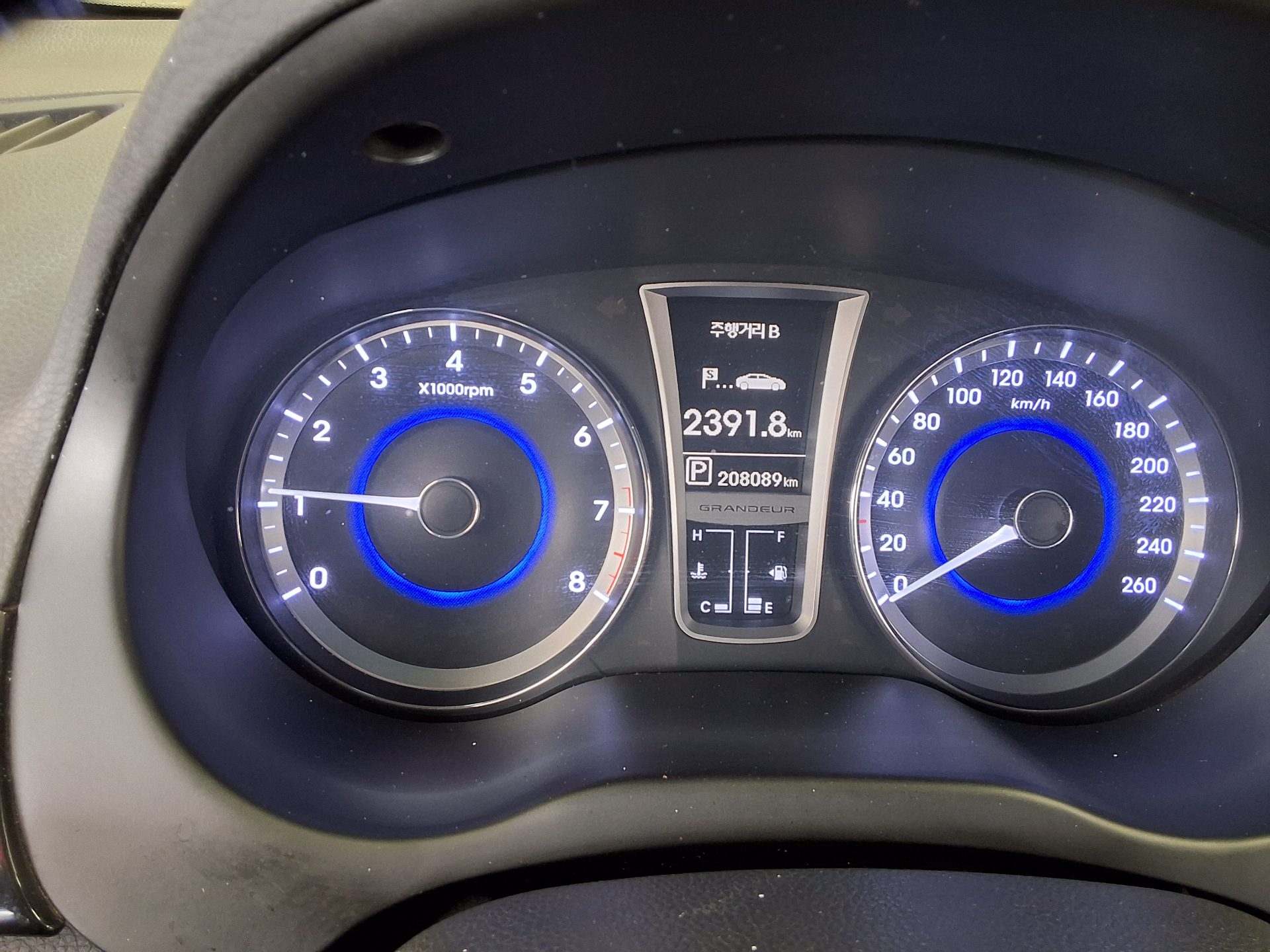 2012 - hyundai grandeur