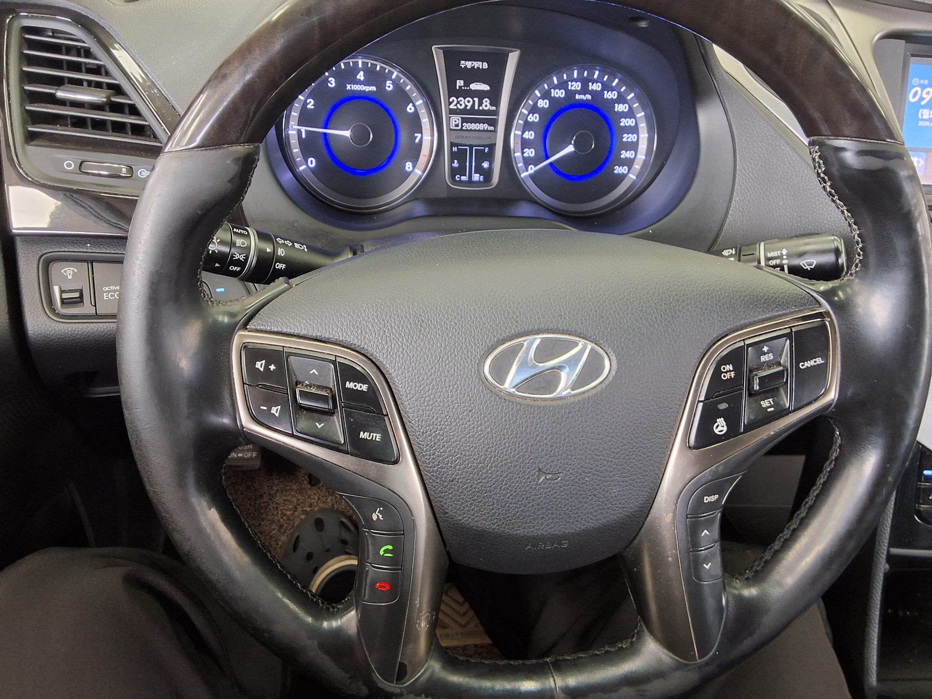 2012 - hyundai grandeur