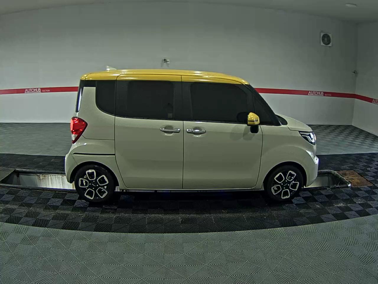 2022 - kia ray