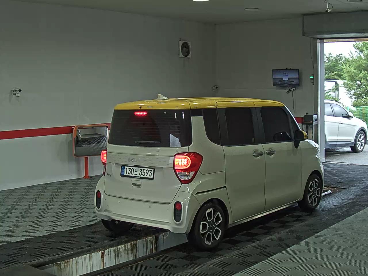 2022 - kia ray