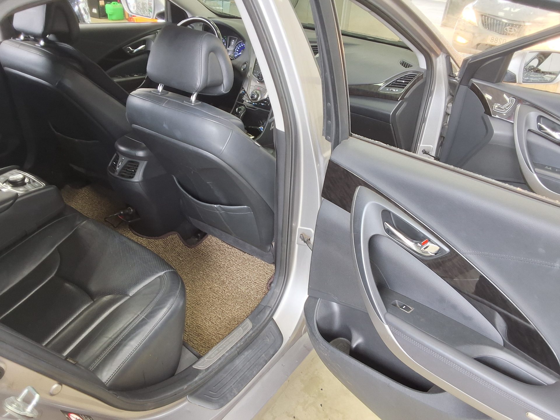 2012 - hyundai grandeur