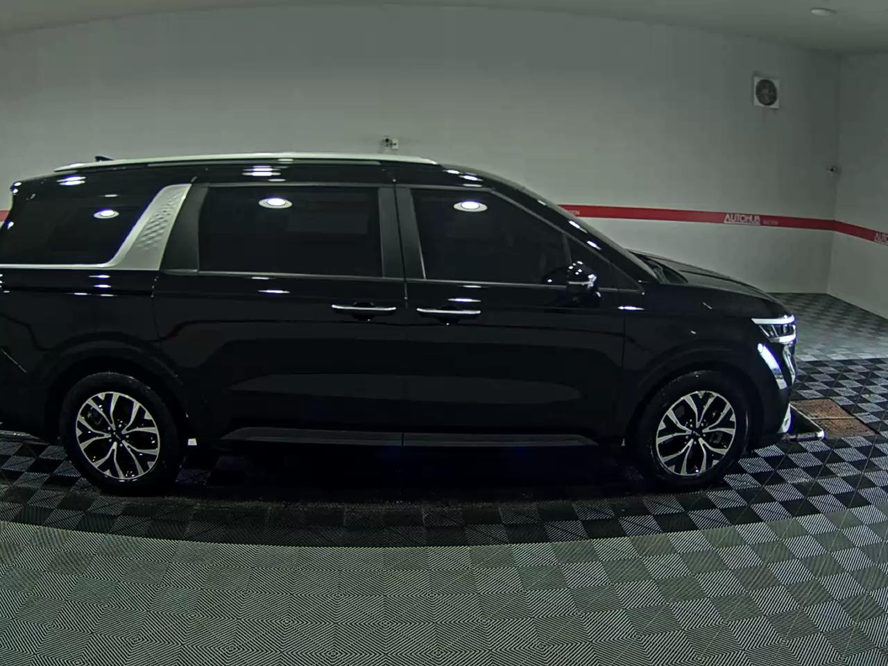2023 - kia carnival