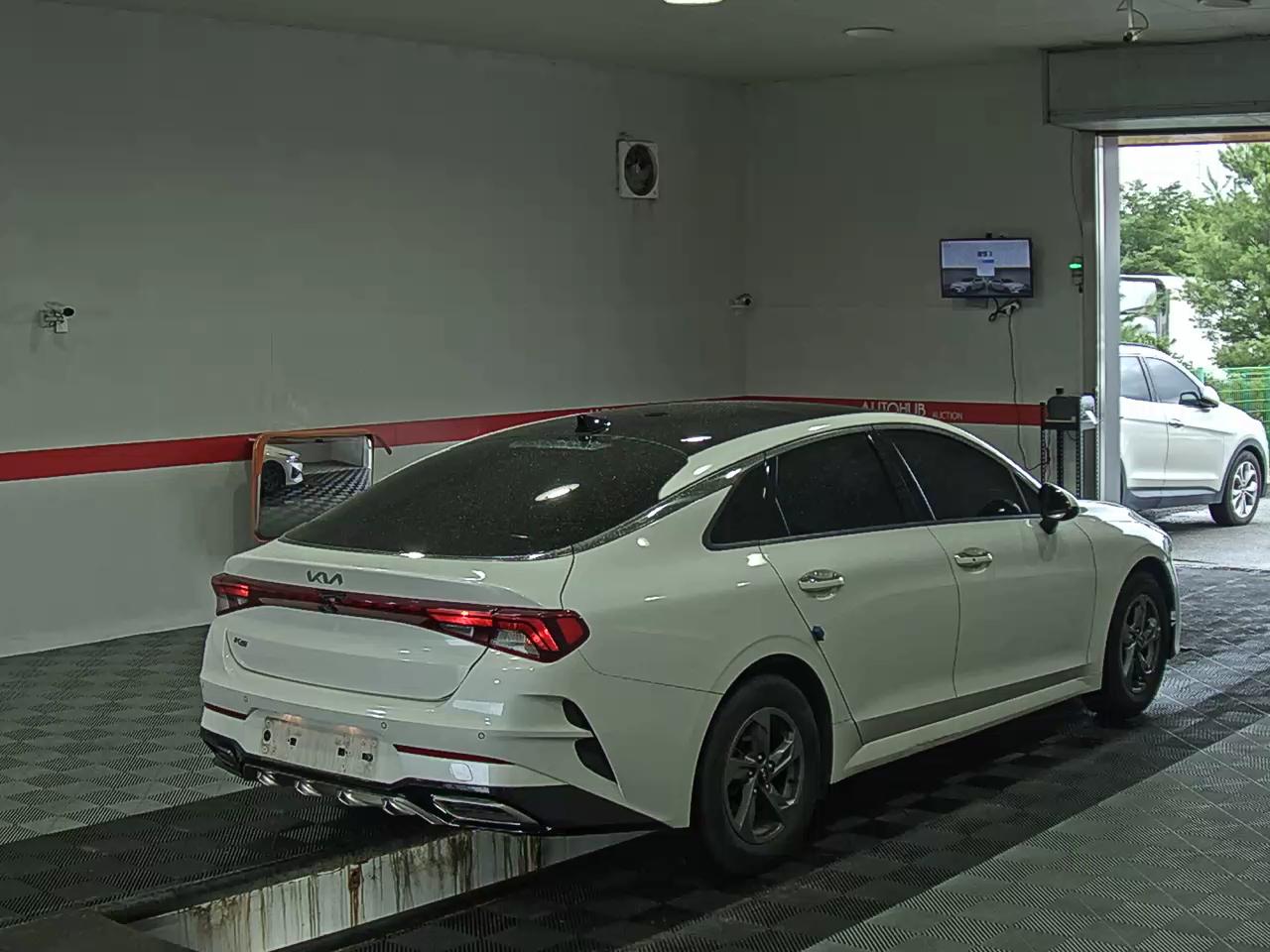 2022 - kia k5