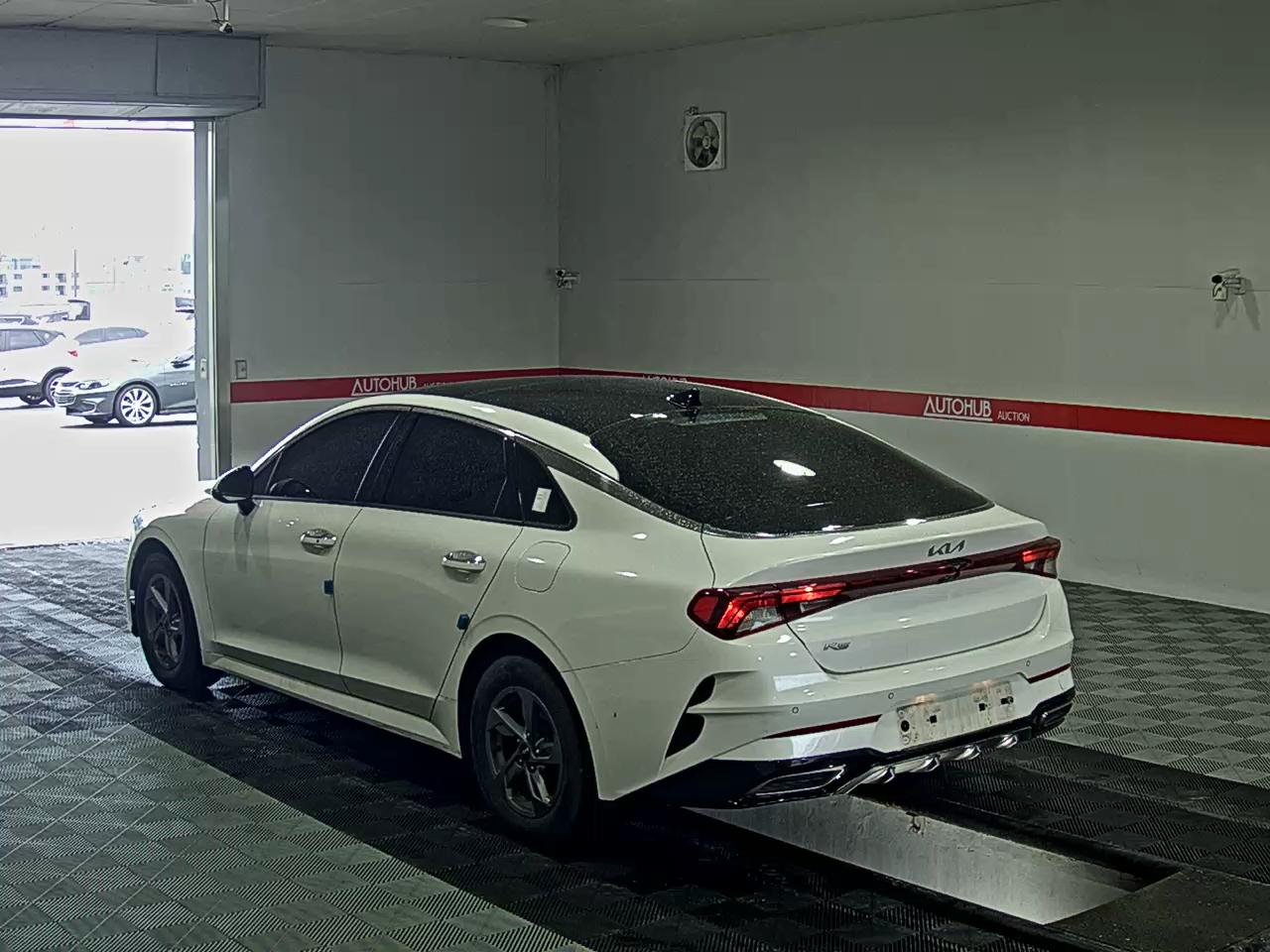 2022 - kia k5