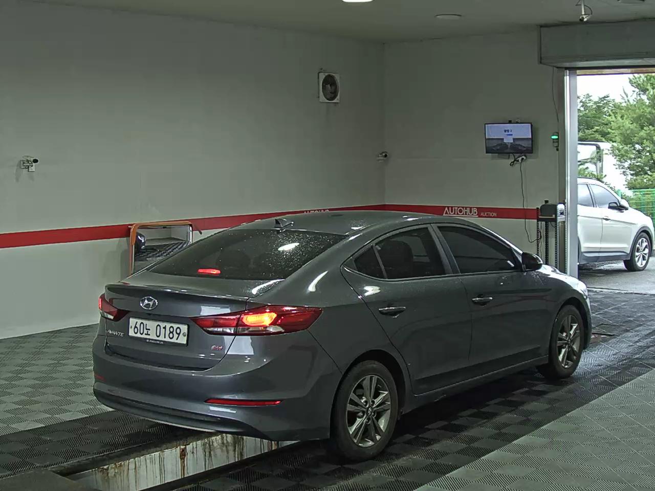 2016 - hyundai avante