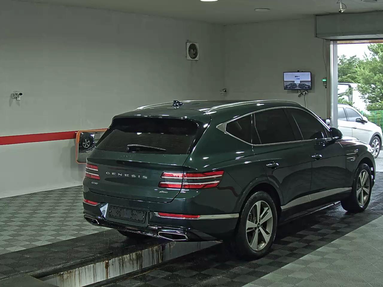 2022 - genesis gv80
