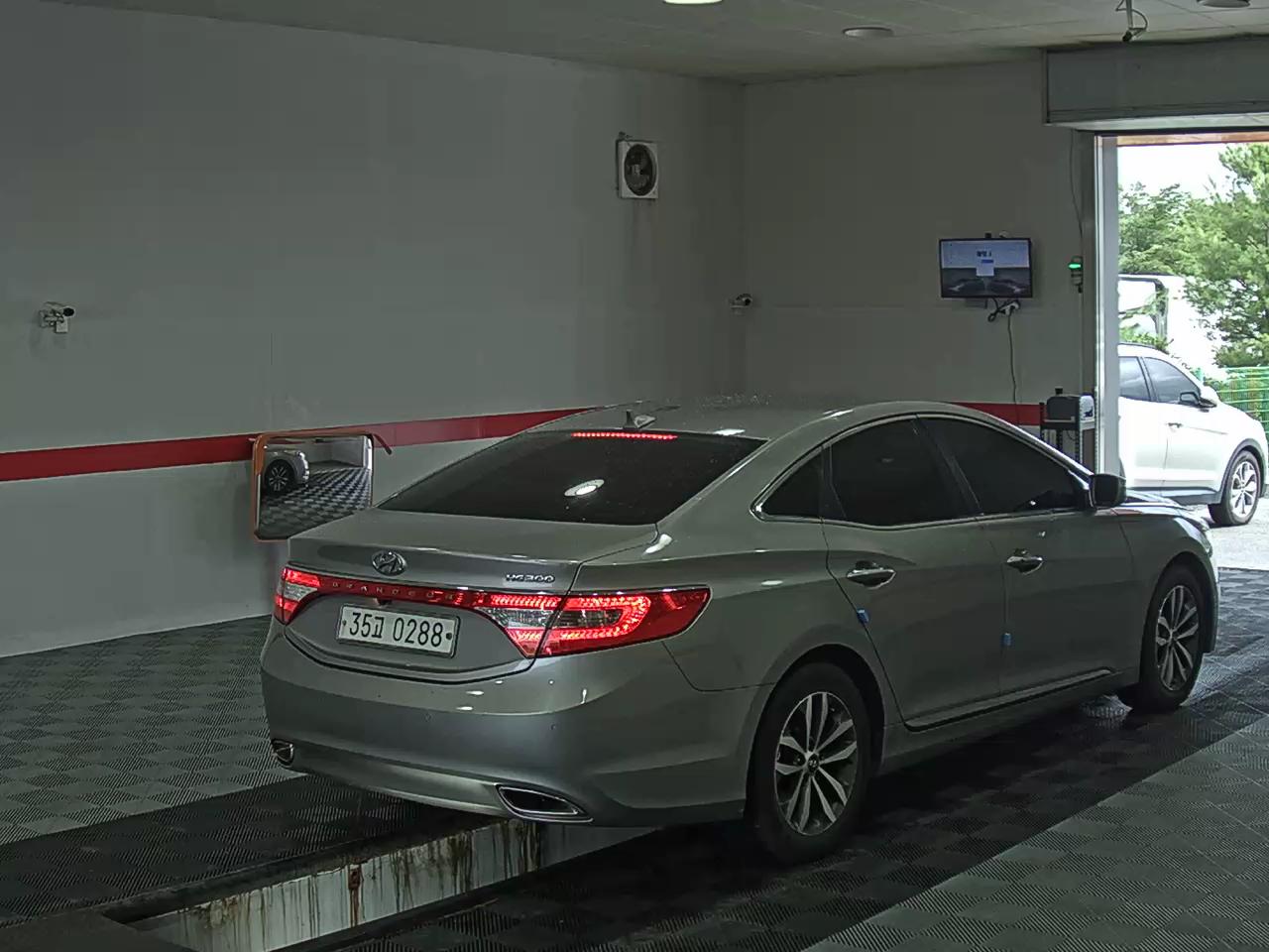 2012 - hyundai grandeur