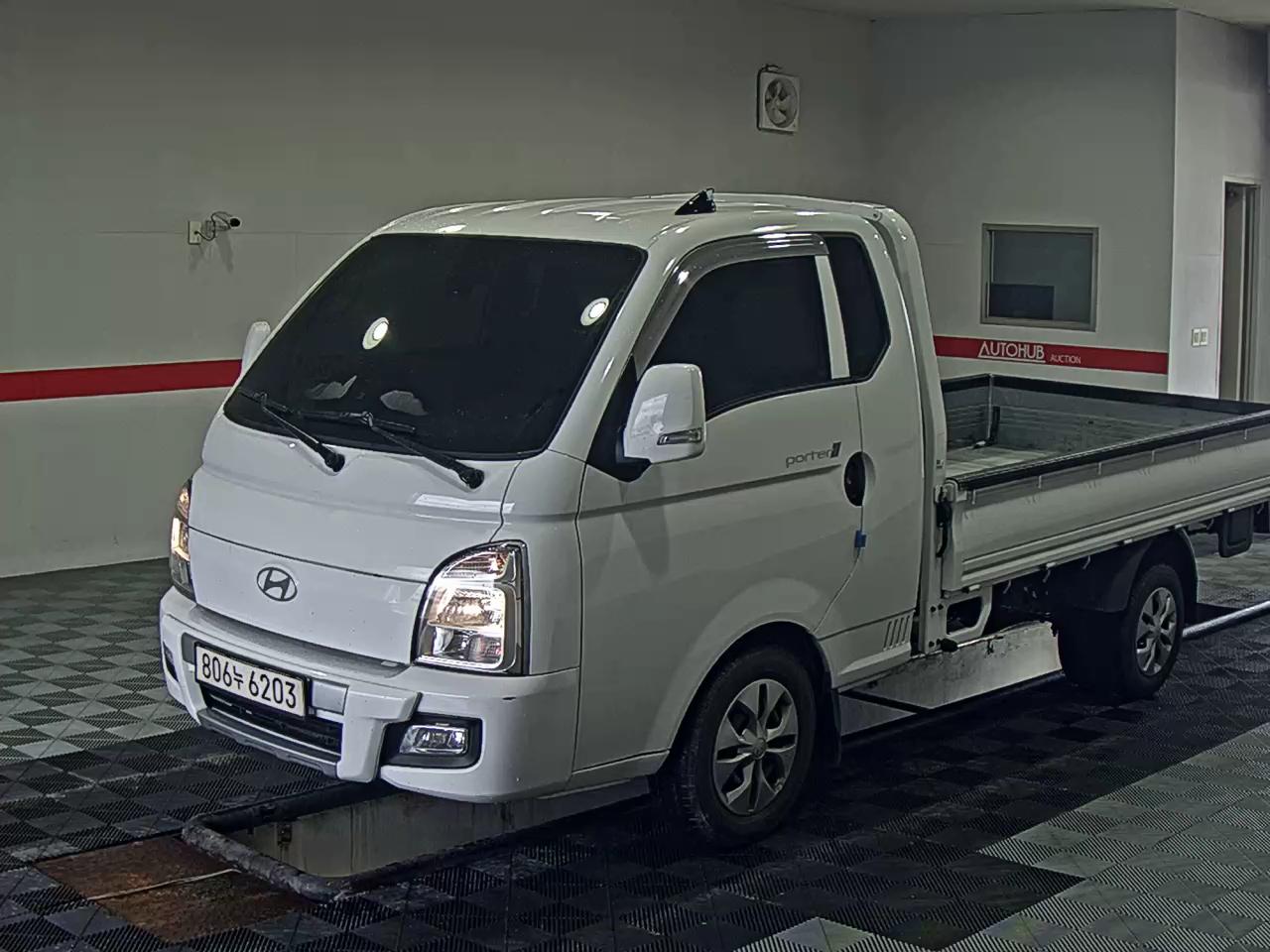 HYUNDAI PORTER II SUPER CAB EXTRA WHEELBASE