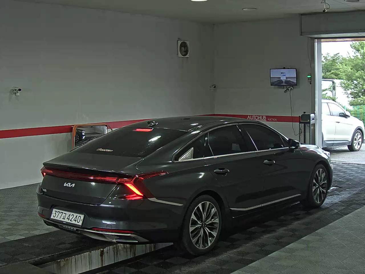 2022 - kia k8