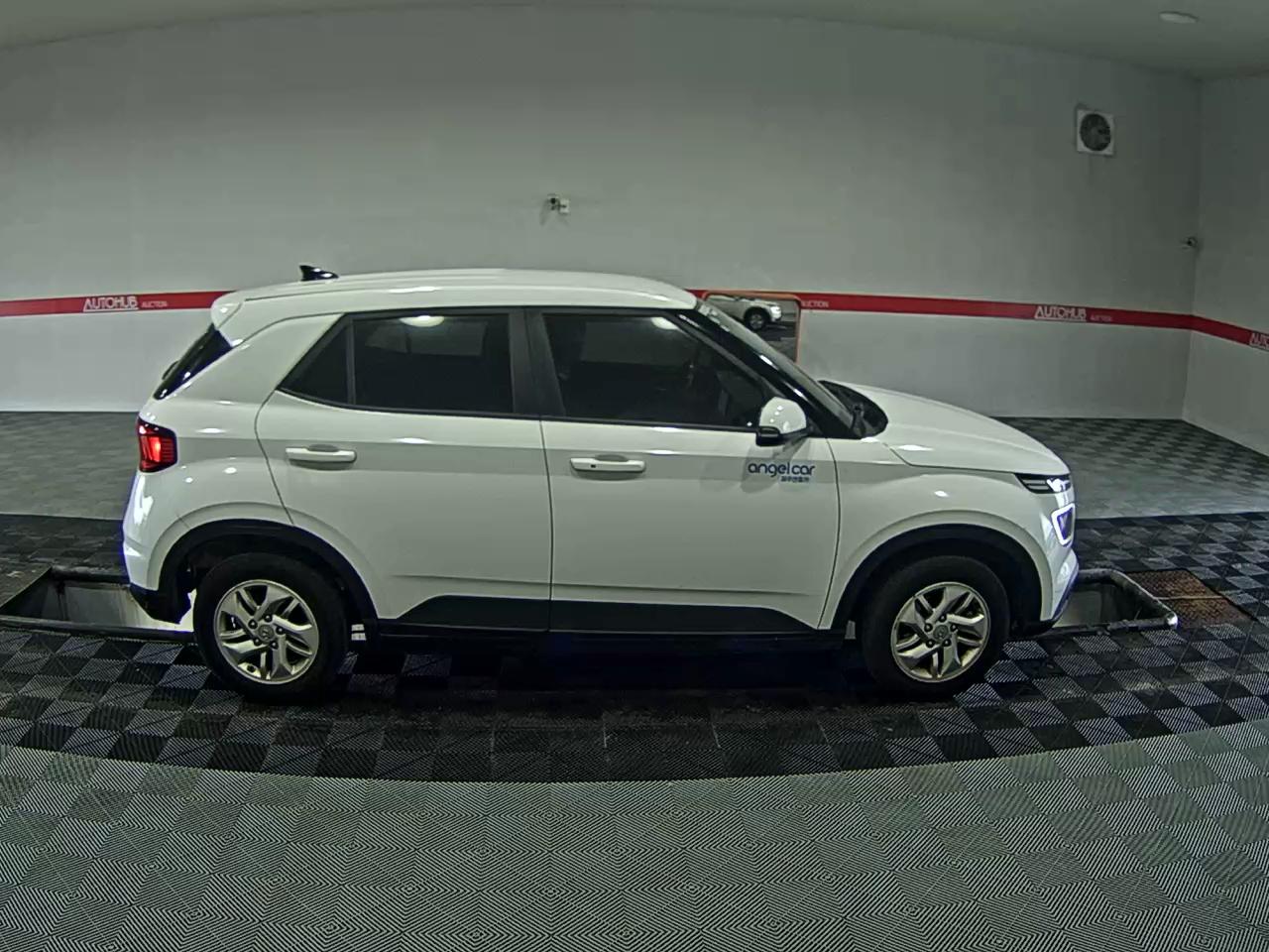 2021 - hyundai venue
