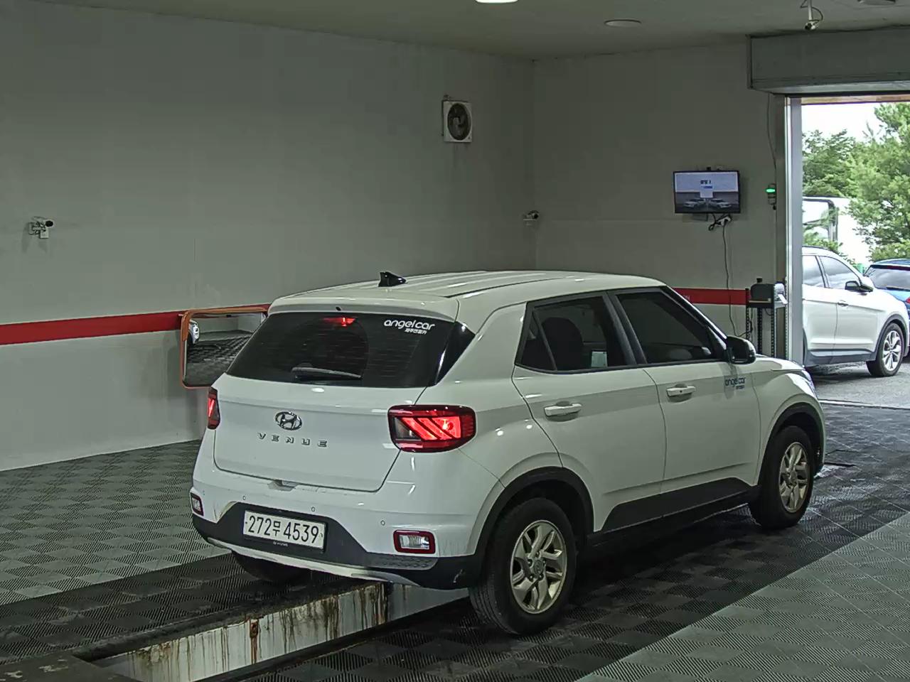 2021 - hyundai venue