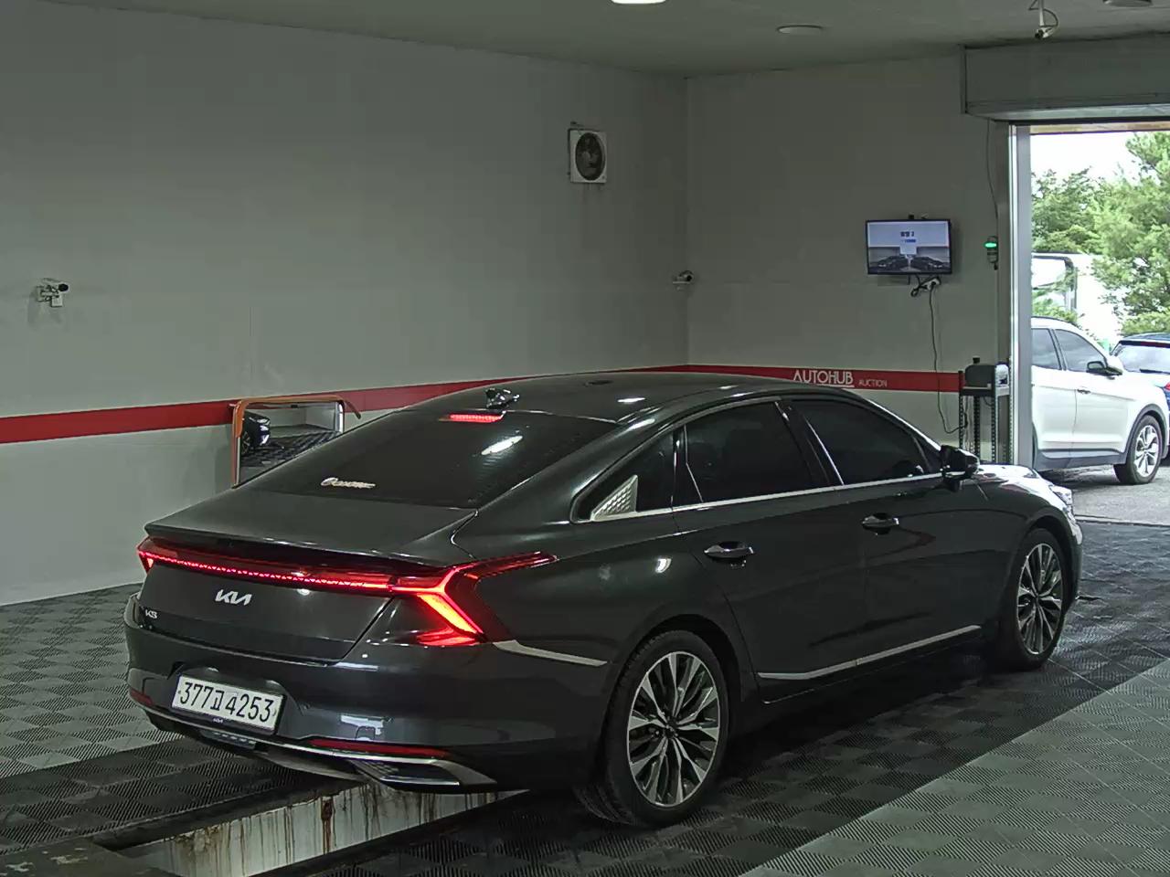 2022 - kia k8
