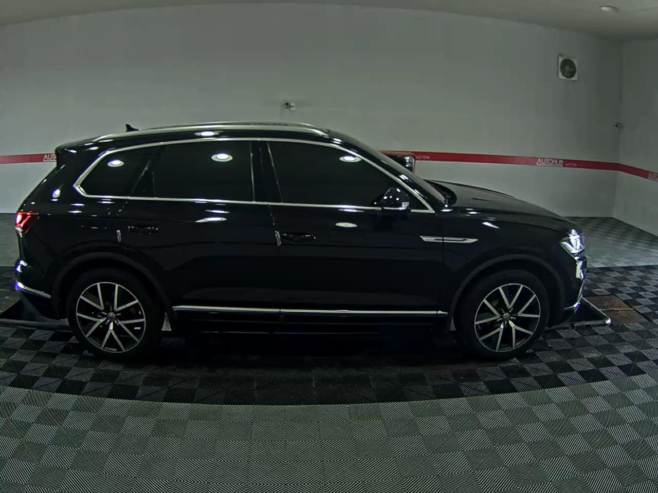 2020 - volkswagen touareg