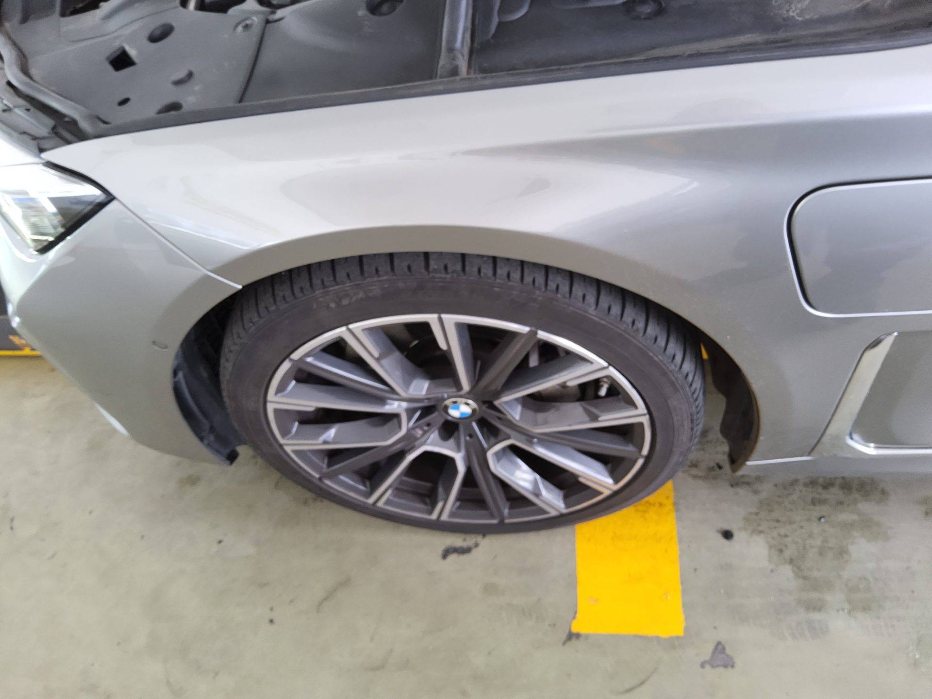 2021 - bmw m7