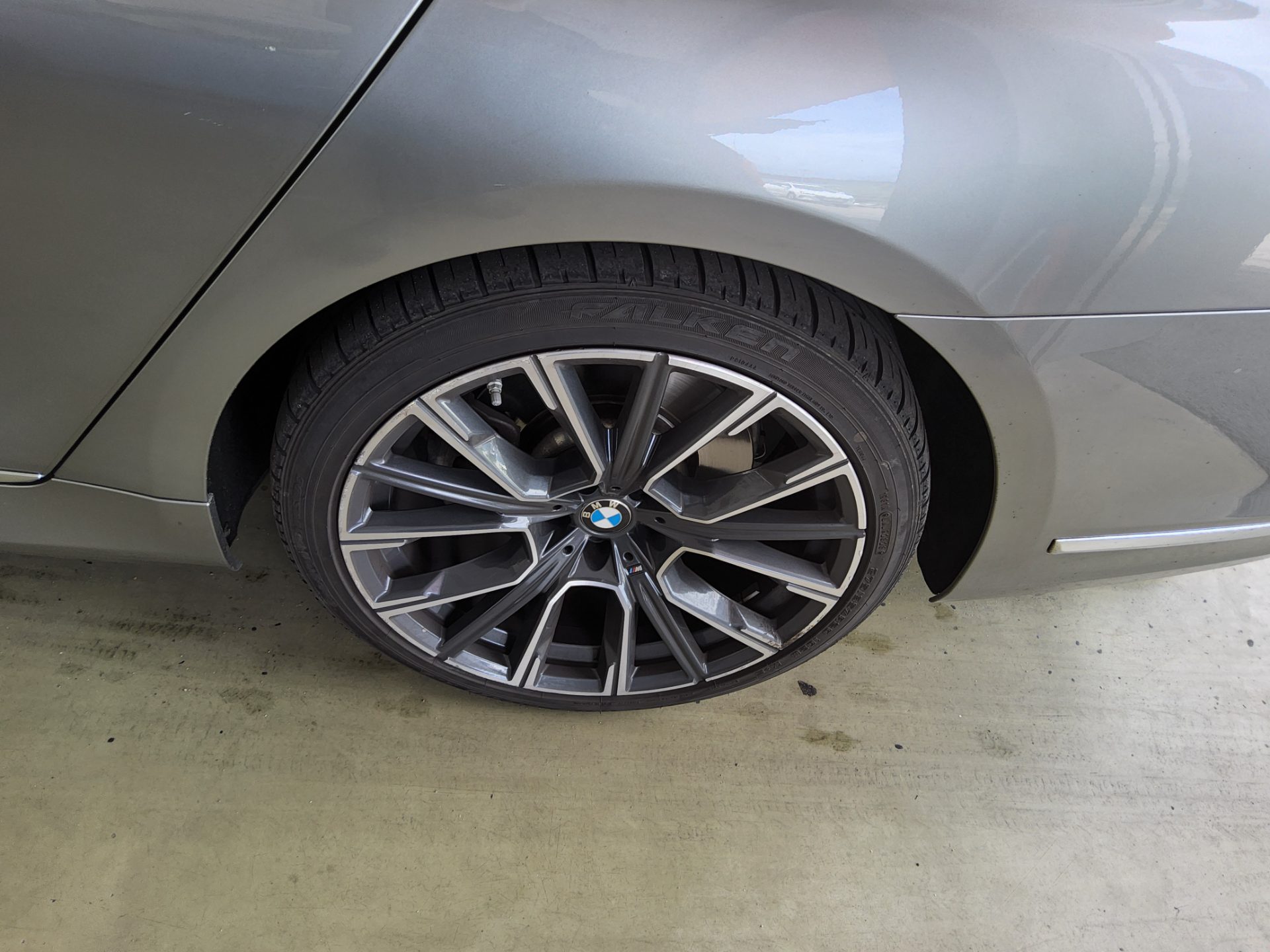2021 - bmw m7