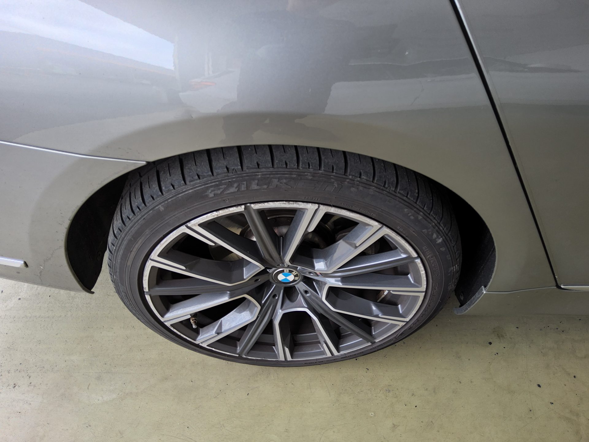 2021 - bmw m7