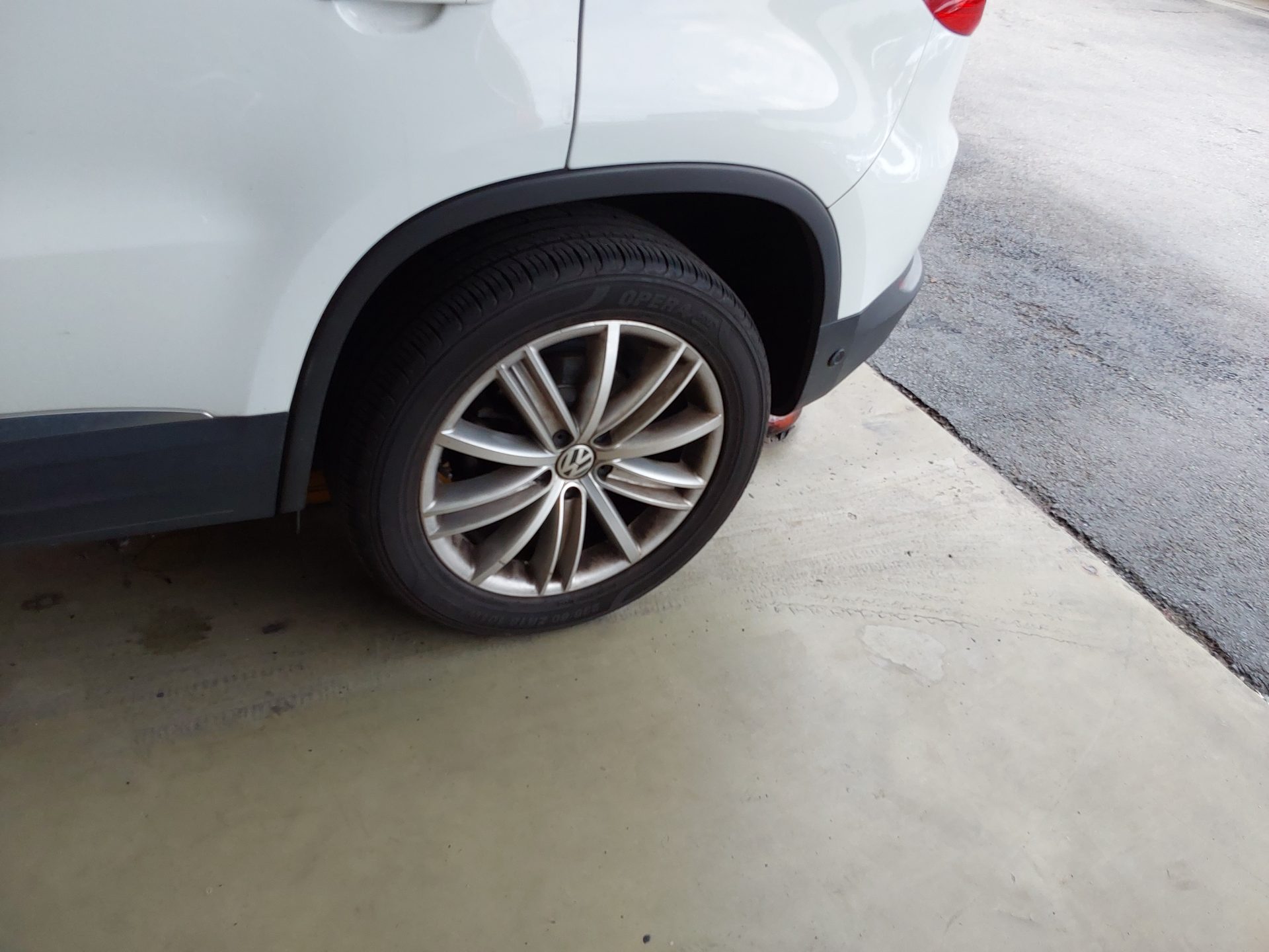 2016 - volkswagen tiguan
