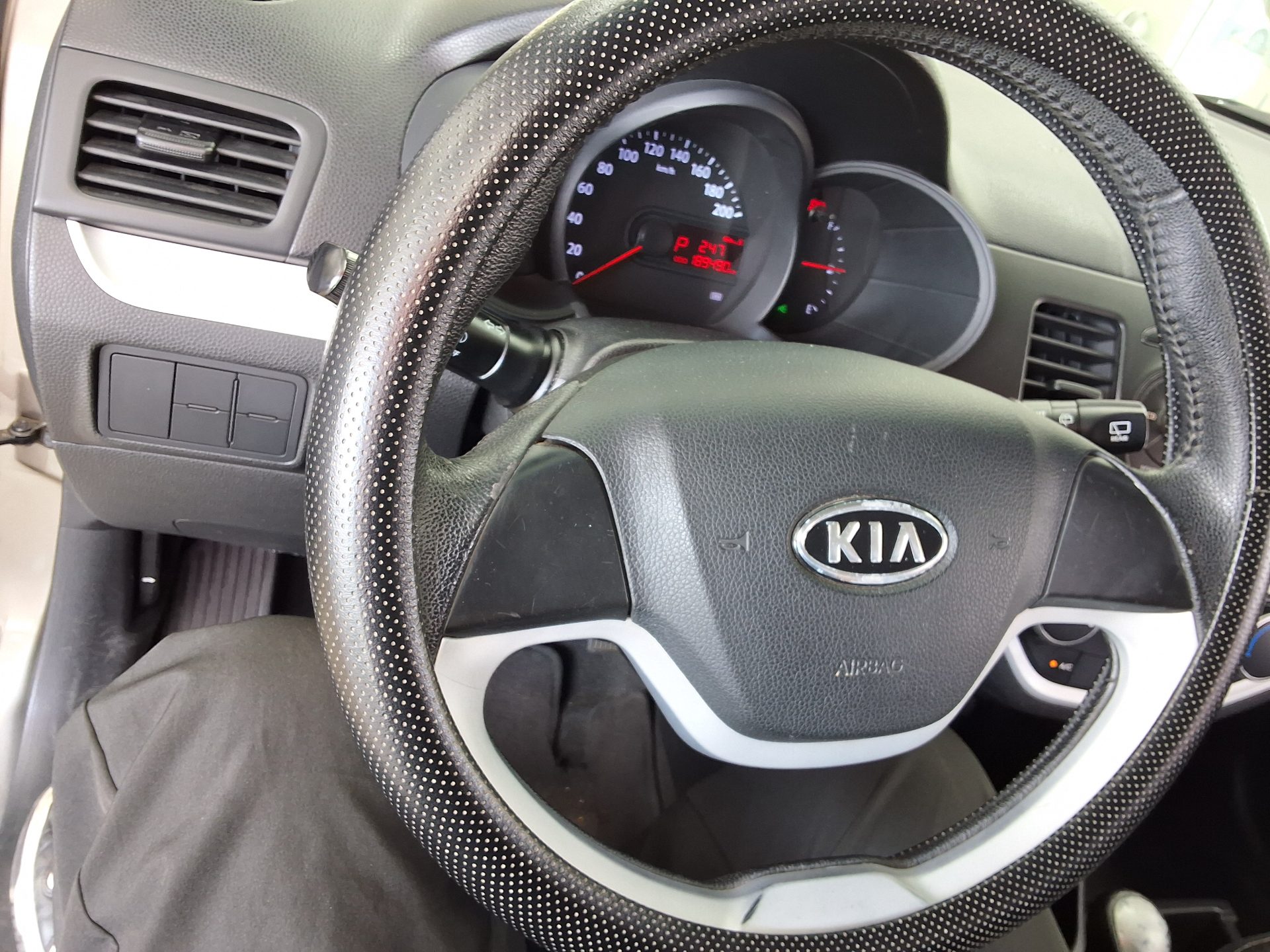 2012 - kia morning