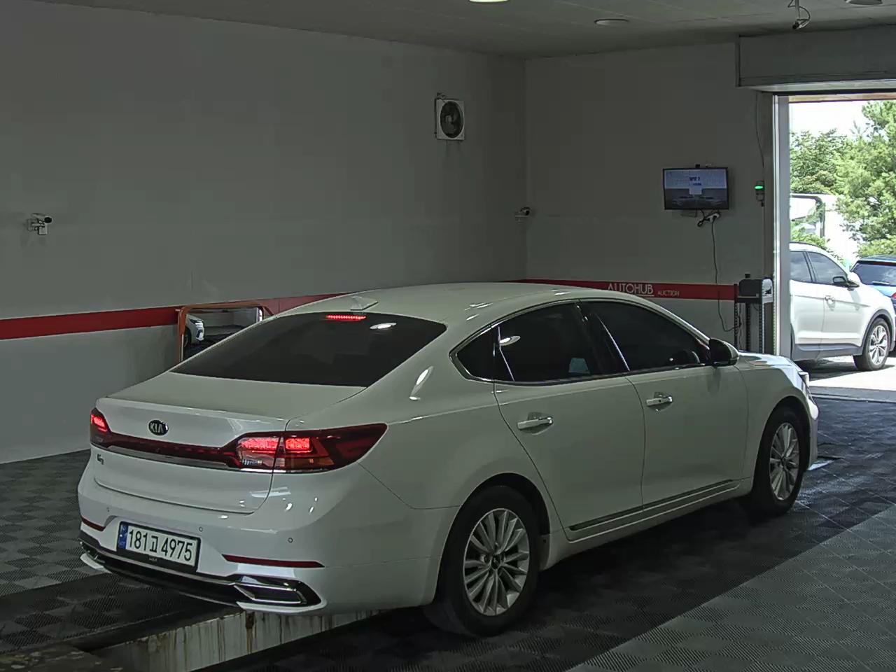 2021 - kia k7